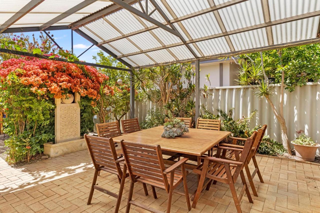 Baudins Of Busselton Bed And Breakfast - Adults Only Exterior photo