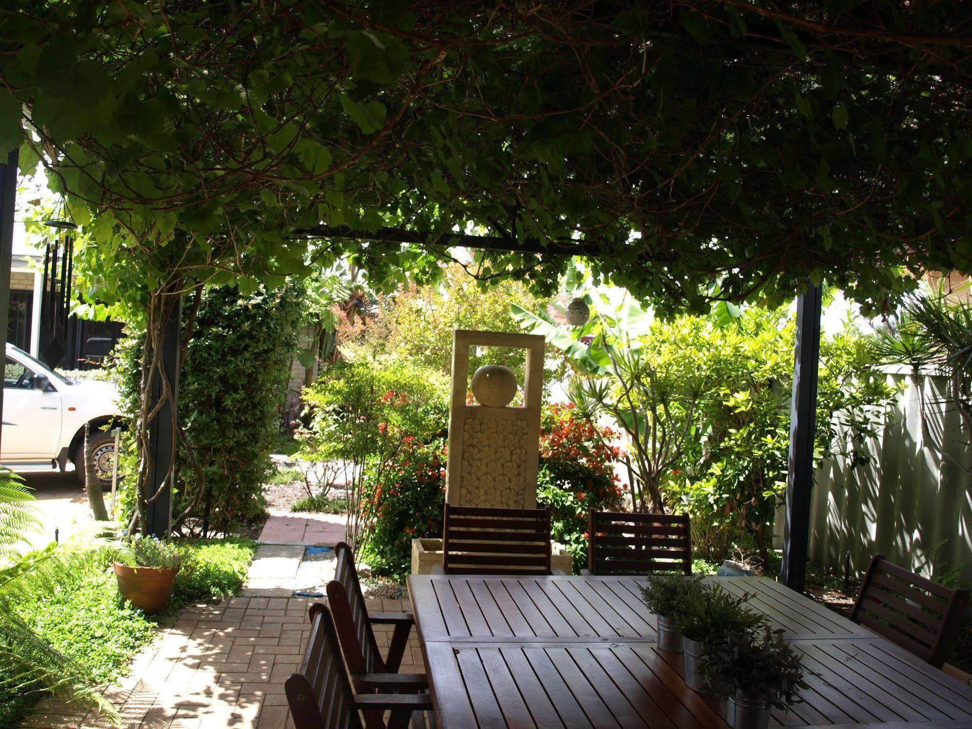 Baudins Of Busselton Bed And Breakfast - Adults Only Exterior photo